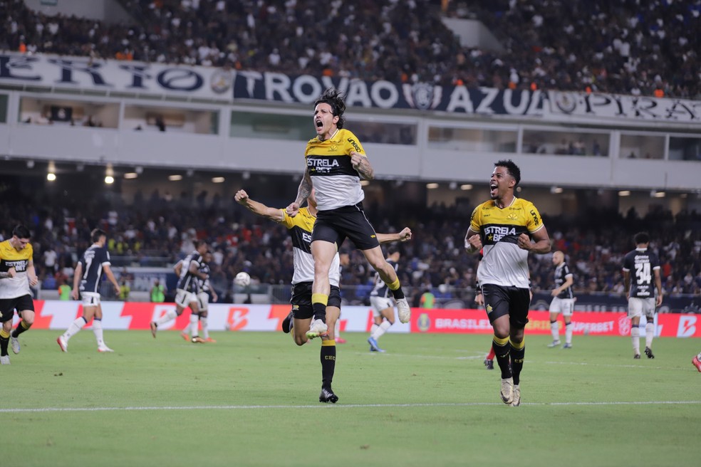 Crici&uacute;ma venceu o Remo fora de casa e foi o time que mais aumentou as chances de subir para a S&eacute;rie A &mdash; Foto: Celso da Luz/Crici&uacute;ma E.C.