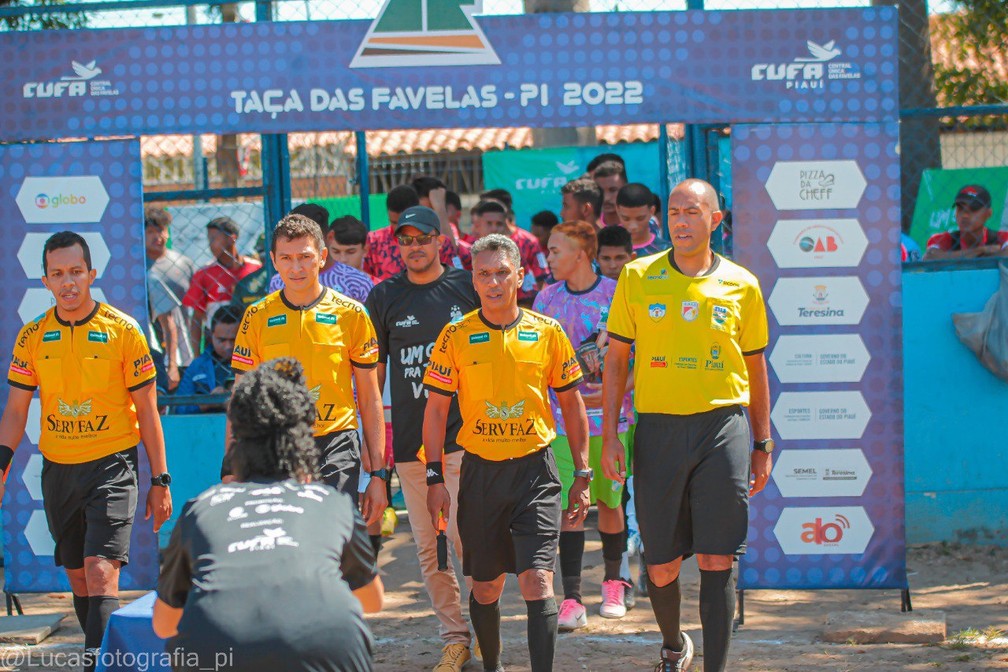 Taça das Favelas Brasil: seleção feminina de Goiás avança às quartas de  final