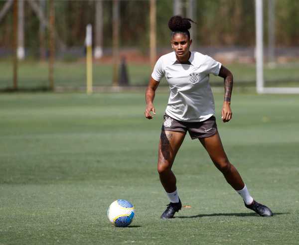 Corinthians realiza maior negociação do futebol feminino brasileiro: venda de zagueira por R$ 2,5 milhões