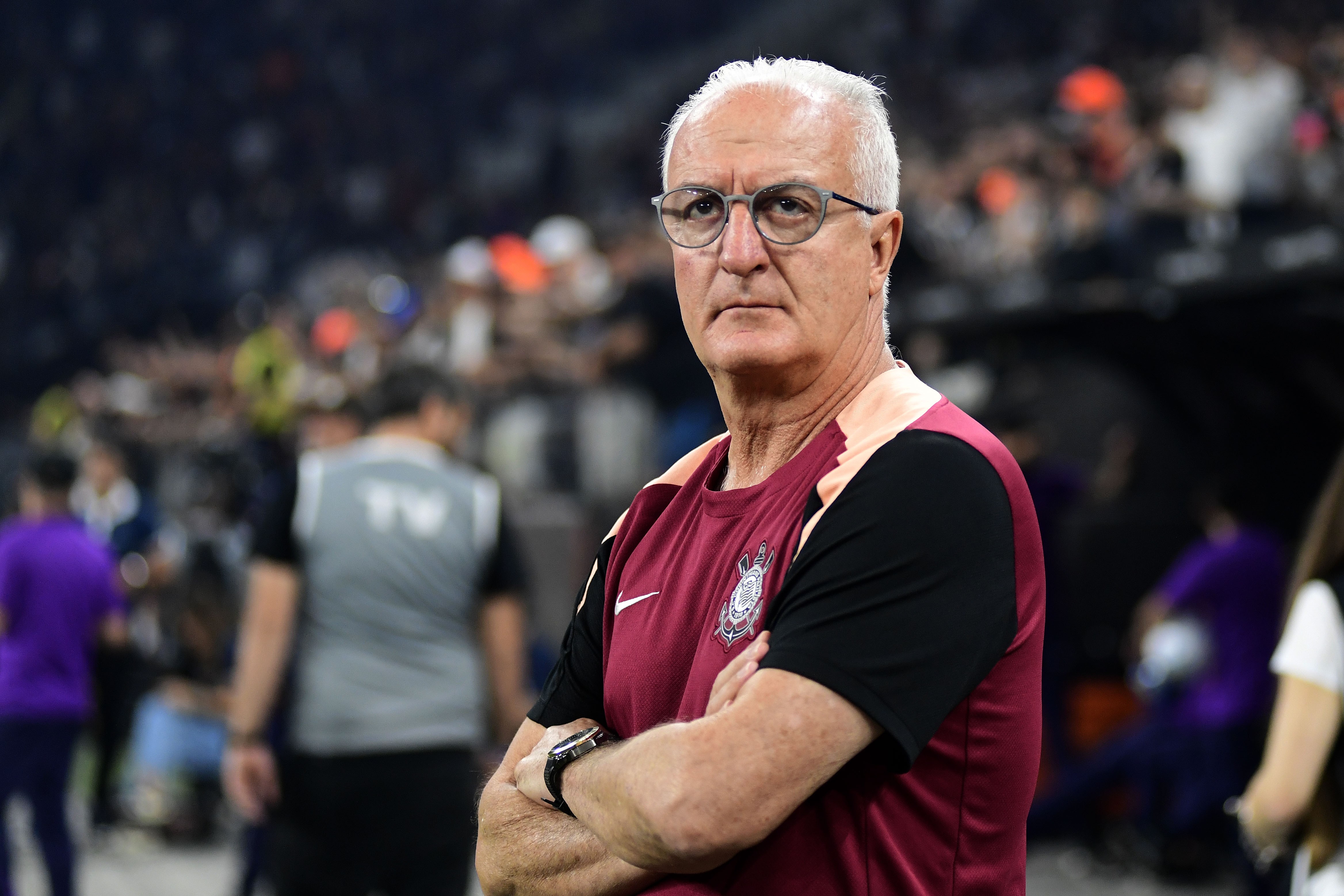 Corinthians x Flamengo: Dorival detona arbitragem e cita Memphis | Ge