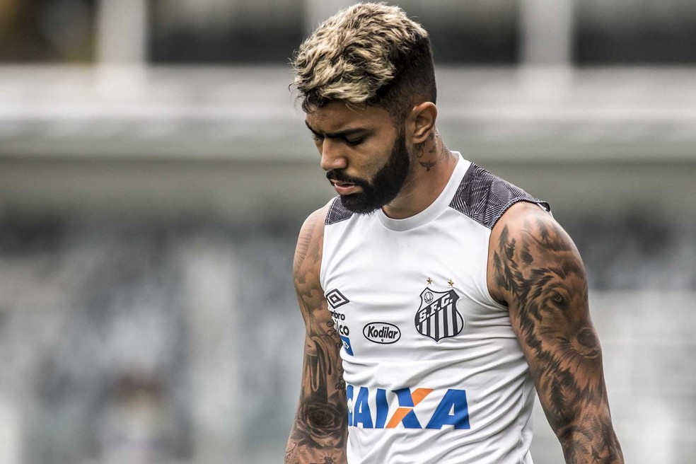 Corinthians oferecerá 2 jogadores ao Fla em proposta por Gabigol