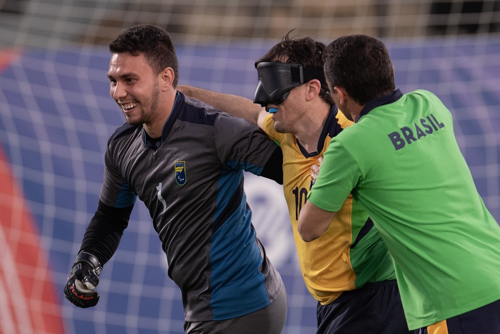 Ricardinho e o goleiro Luan estão entre os destaques da seleção — Foto: Douglas Magno/CPB