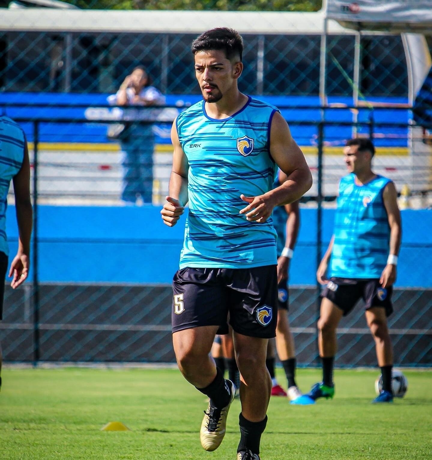 Sampaio anuncia volante e chega a 12ª contratação para temporada 2026 | Ge