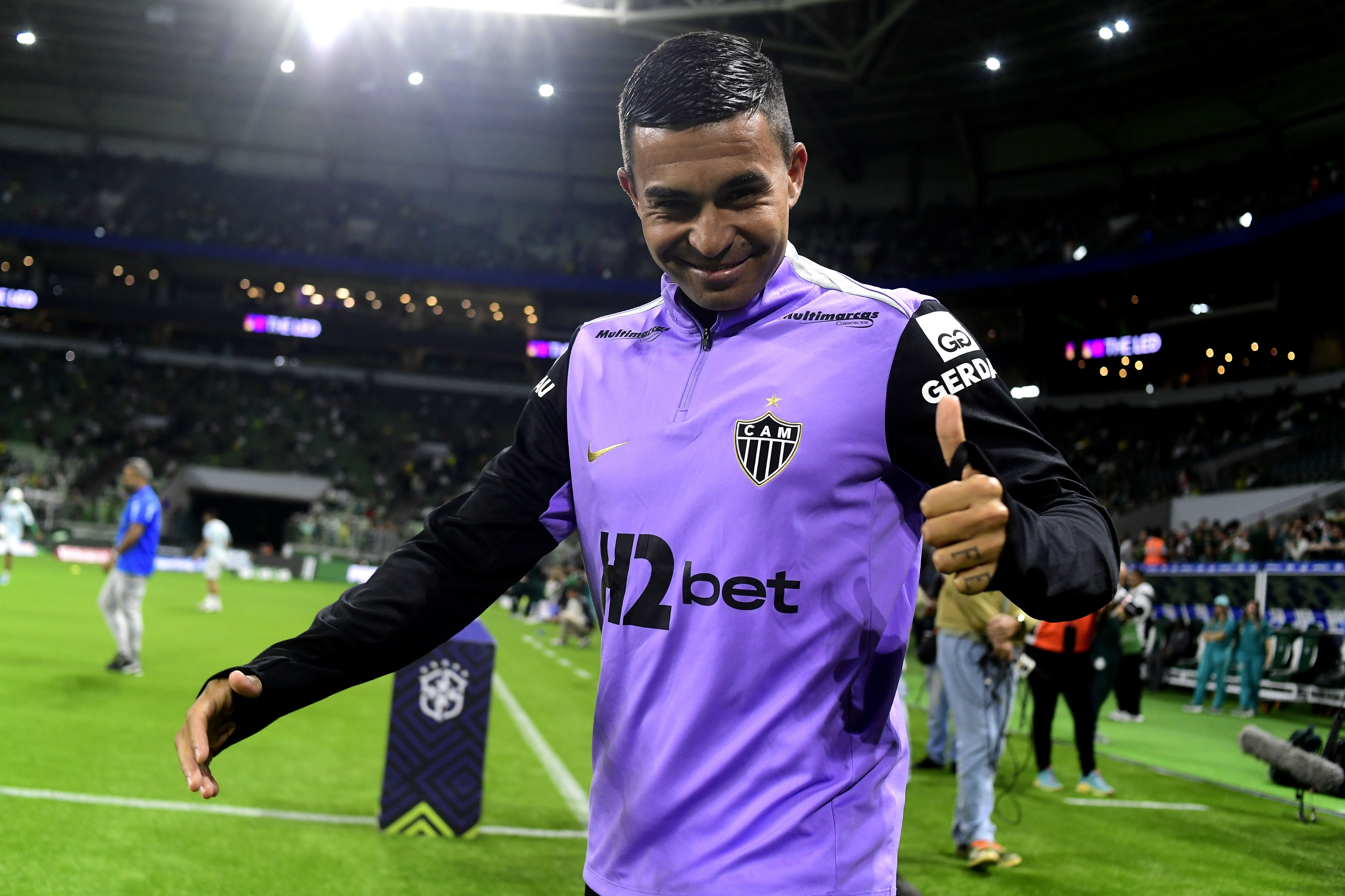 Dudu Agradece Apoio da Torcida do Palmeiras em Emocionante Reencontro no Nubank Parque