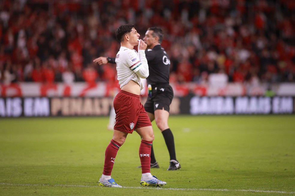 Estratégia equivocada e falhas individuais complicam vida do Fluminense no Beira-Rio