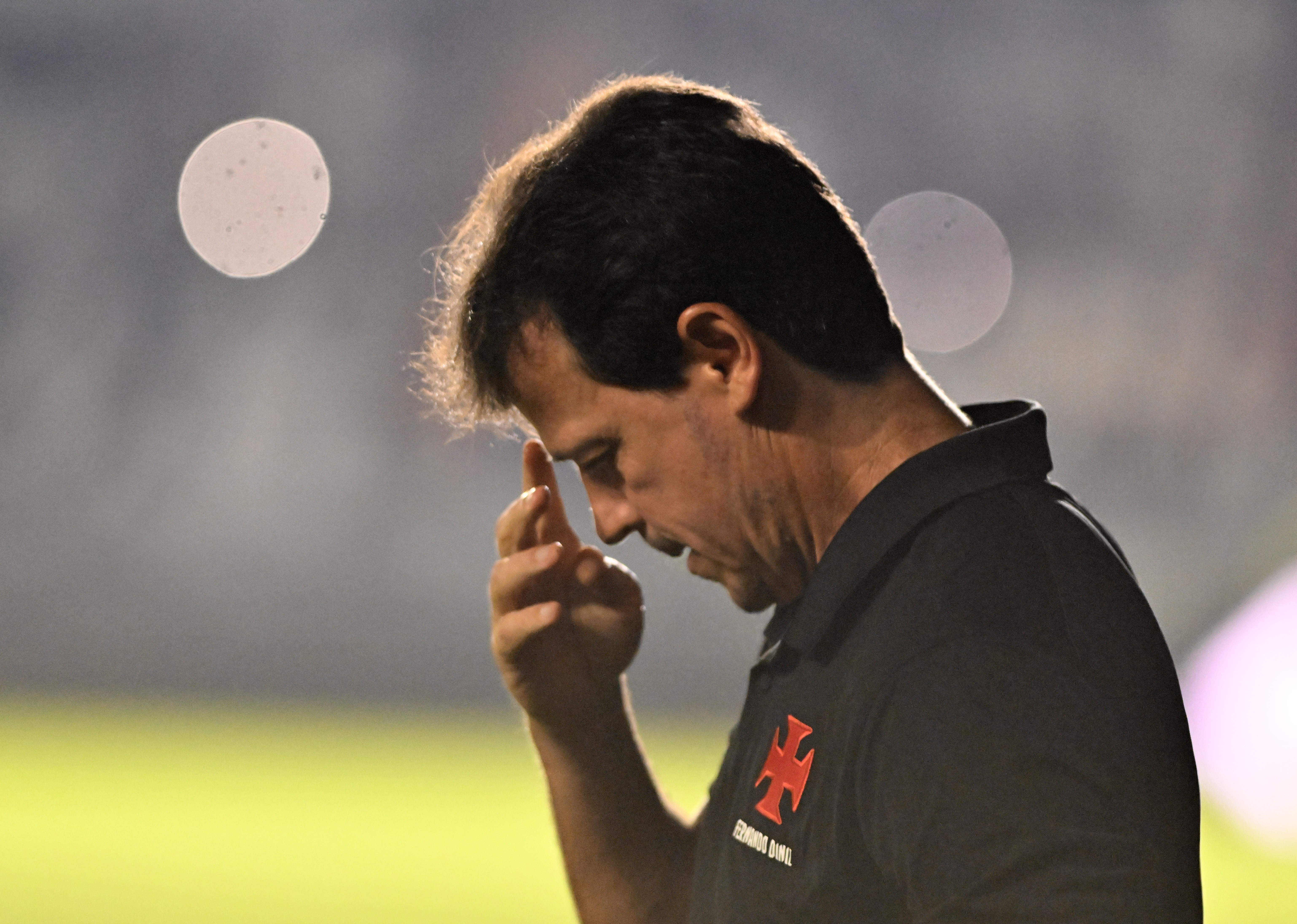 Diniz responde a vaias e cita ineficiência do ataque