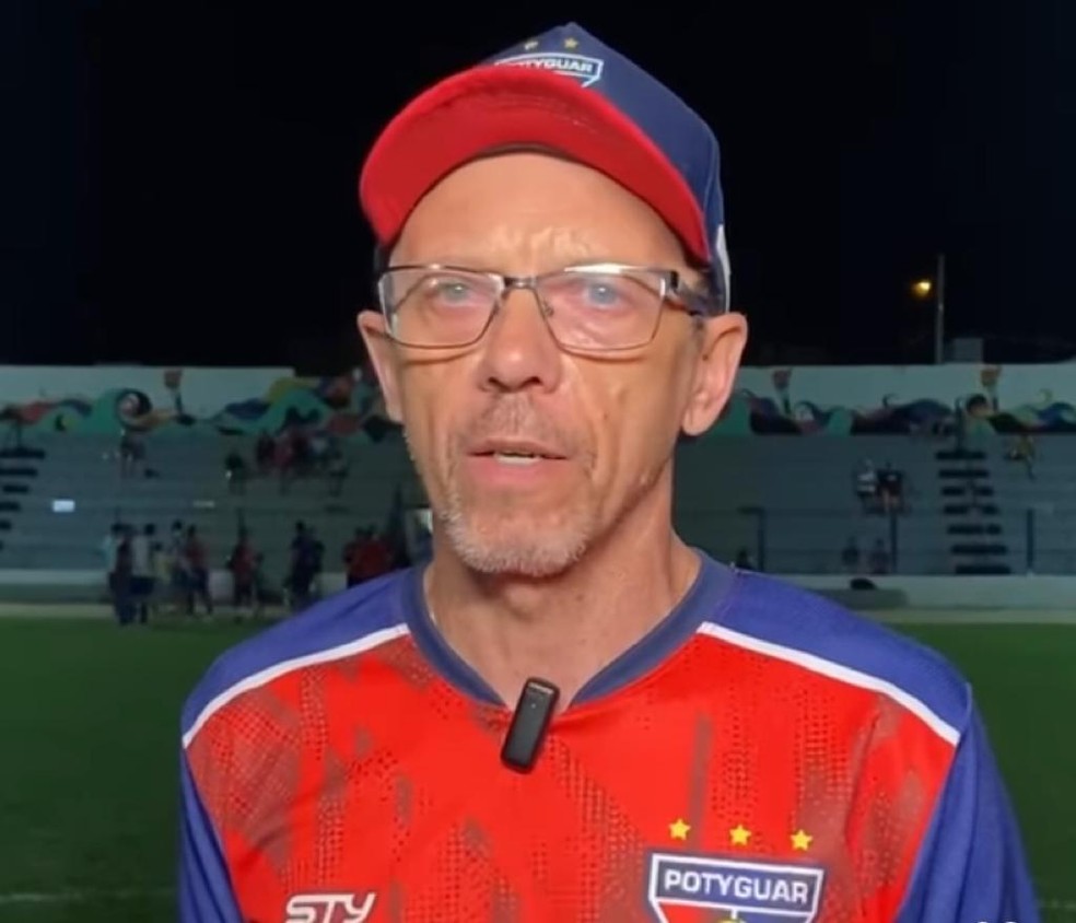 Gaúcho de Caxias do Sul, Fernando Tonet trabalhou no futebol do Rio Grande do Norte em outras três equipes - Alecrim, Santa Cruz de Natal e Globo FC. Tonet foi vice-campeão do segundo turno do estadual em 2016 com o Alecrim — Foto: Anthony Medeiros