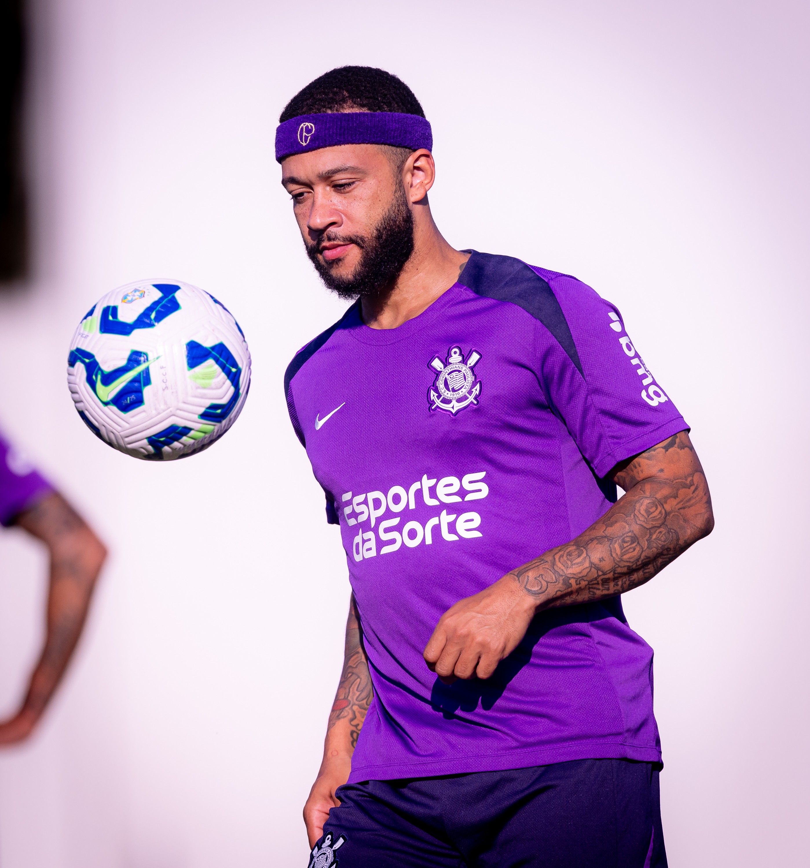 Corinthians se reapresenta e faz primeiro treino após férias do elenco