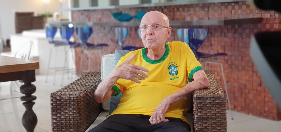 Zagallo e a amarelinha: simbiose — Foto: Márcio Iannacca / ge.globo