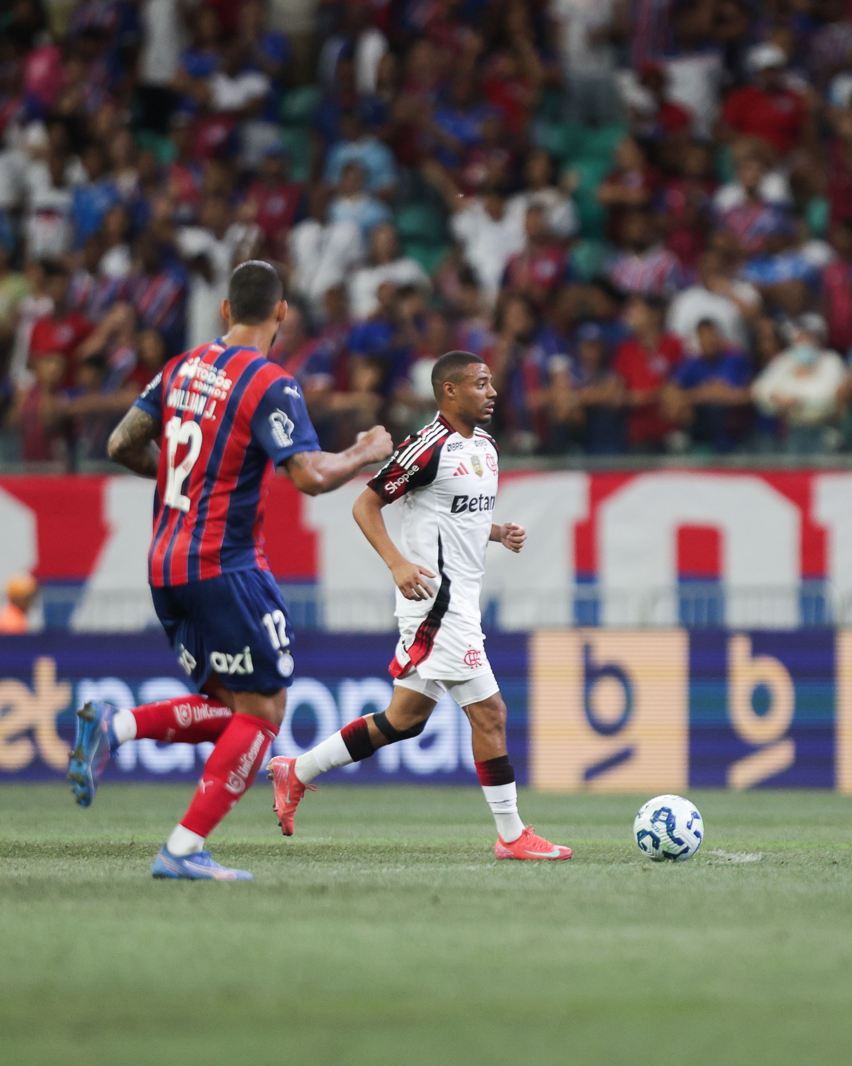 Com menos espaço, De la Cruz só foi titular em 36% dos jogos do Flamengo na temporada