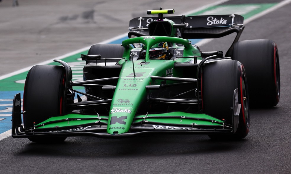 Gabriel Bortoleto na classificação para o GP da Hungria de F1 — Foto: Anna Szilagyi/Reuters