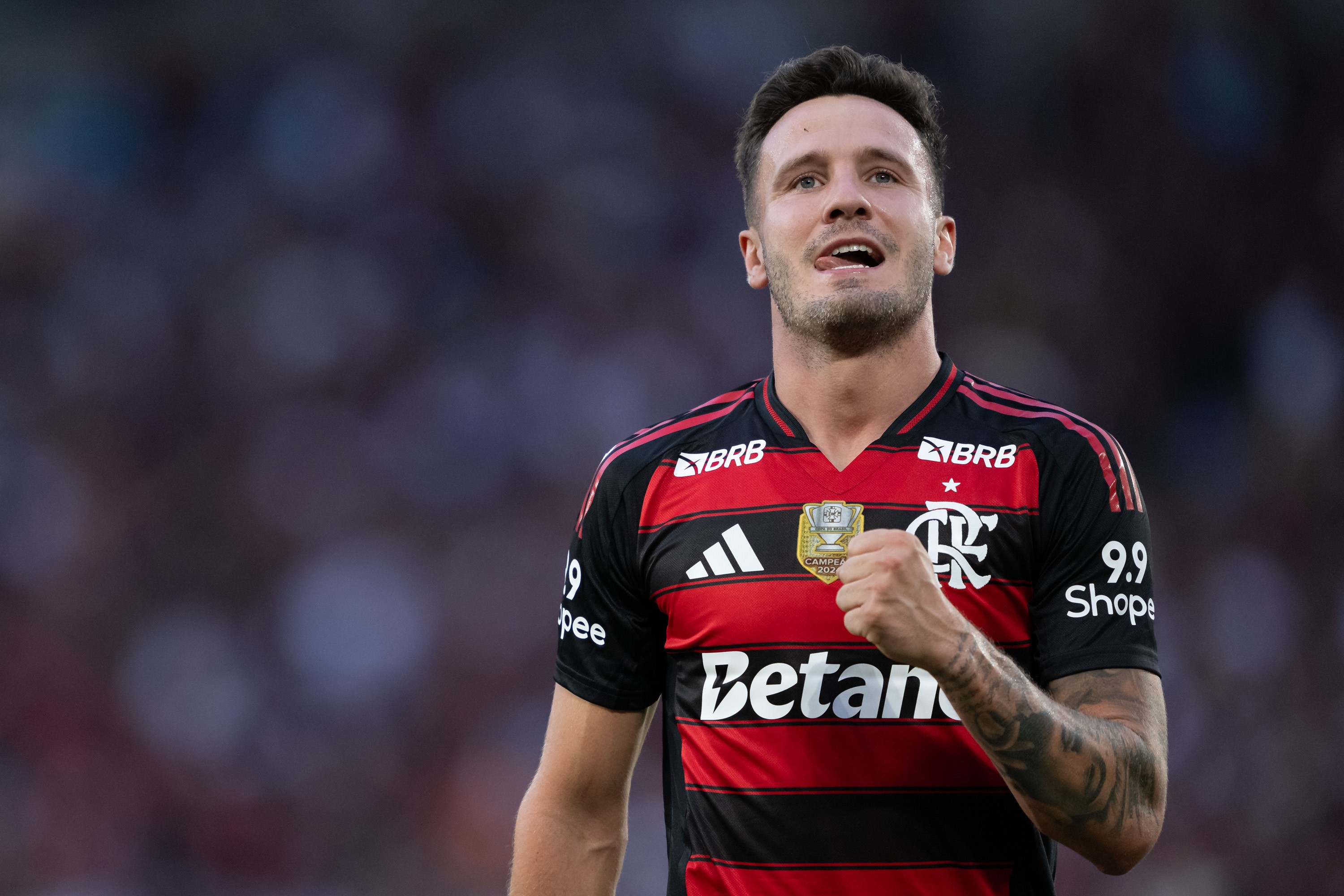 Saúl desbrava o Brasil dos campos 
às redes sociais e conquista torcida do Flamengo em menos de 10 jogos