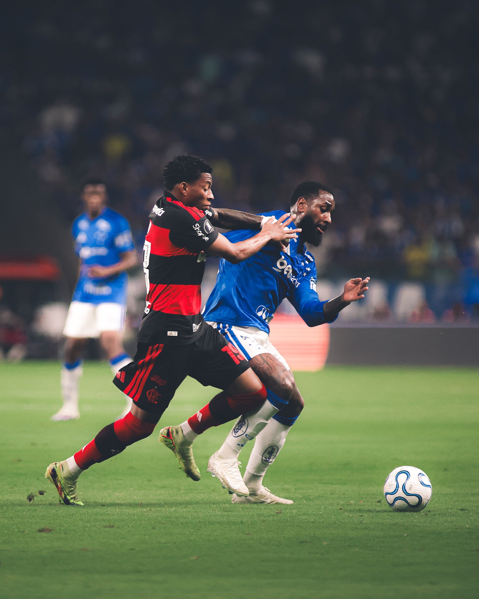 Keny Arroyo brilha em empate do Cruzeiro e mantém esperança nas oitavas da Libertadores