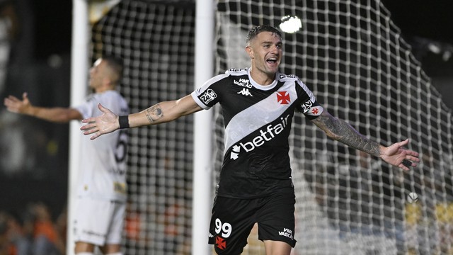 Vegetti comemora em Vasco x Santos