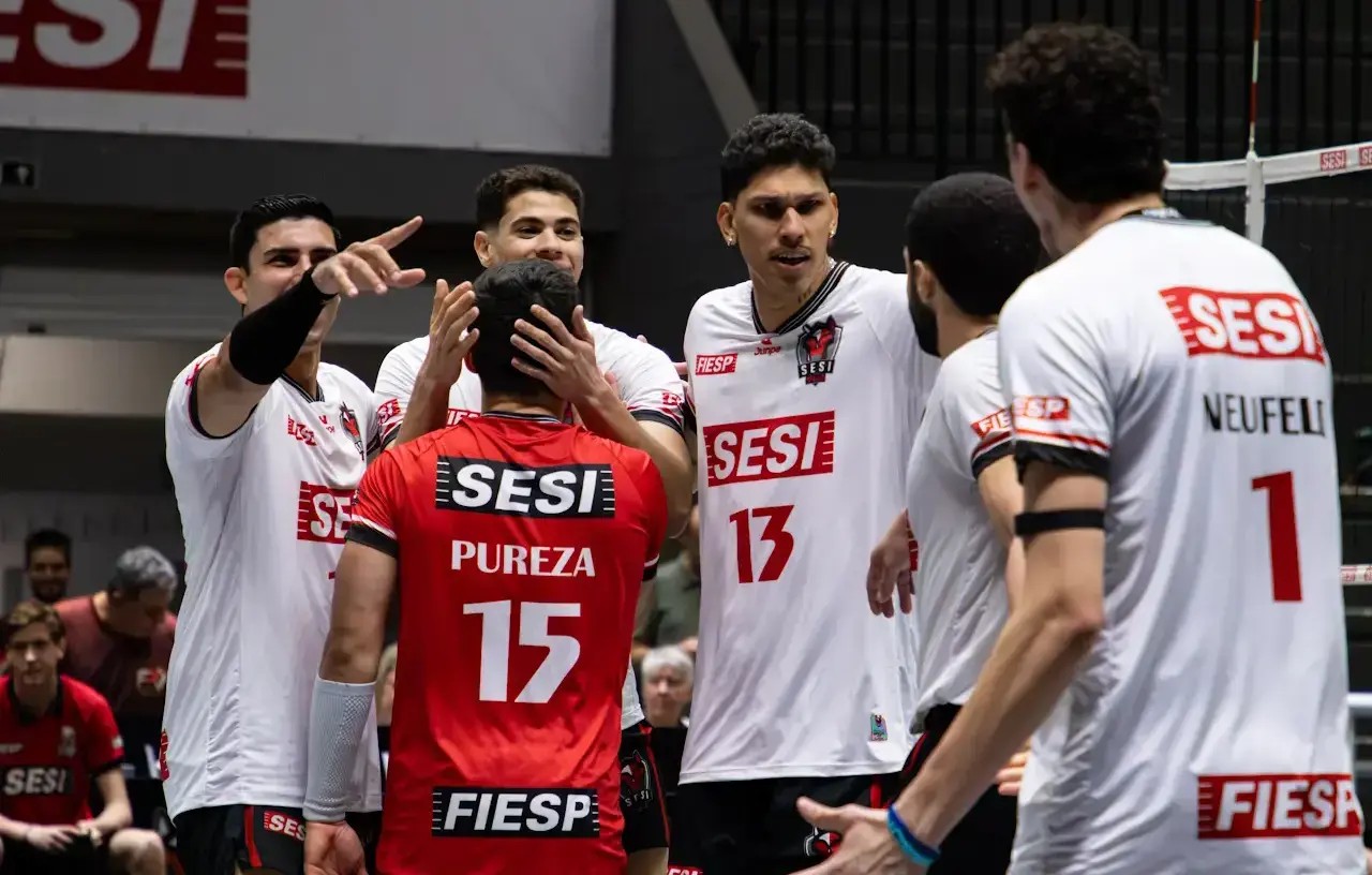 Sesi-Bauru vence e elimina o Guarulhos no Paulista de vôlei masculino