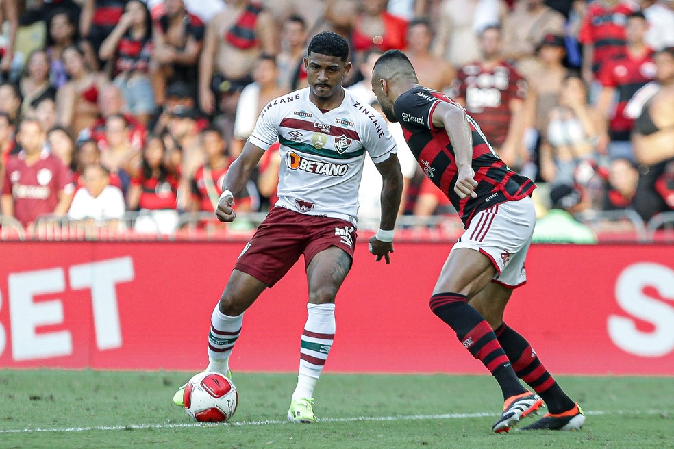 John Kennedy em ação em Flamengo x Fluminense, na Taça Guanabara 2024 — Foto: Lucas Merçon/Fluminense FC