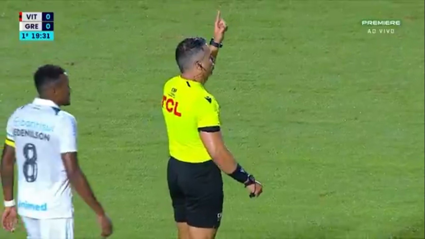 Registro de Canto Homofóbico e Objeto Arremessado no Jogo Vitória x Grêmio.