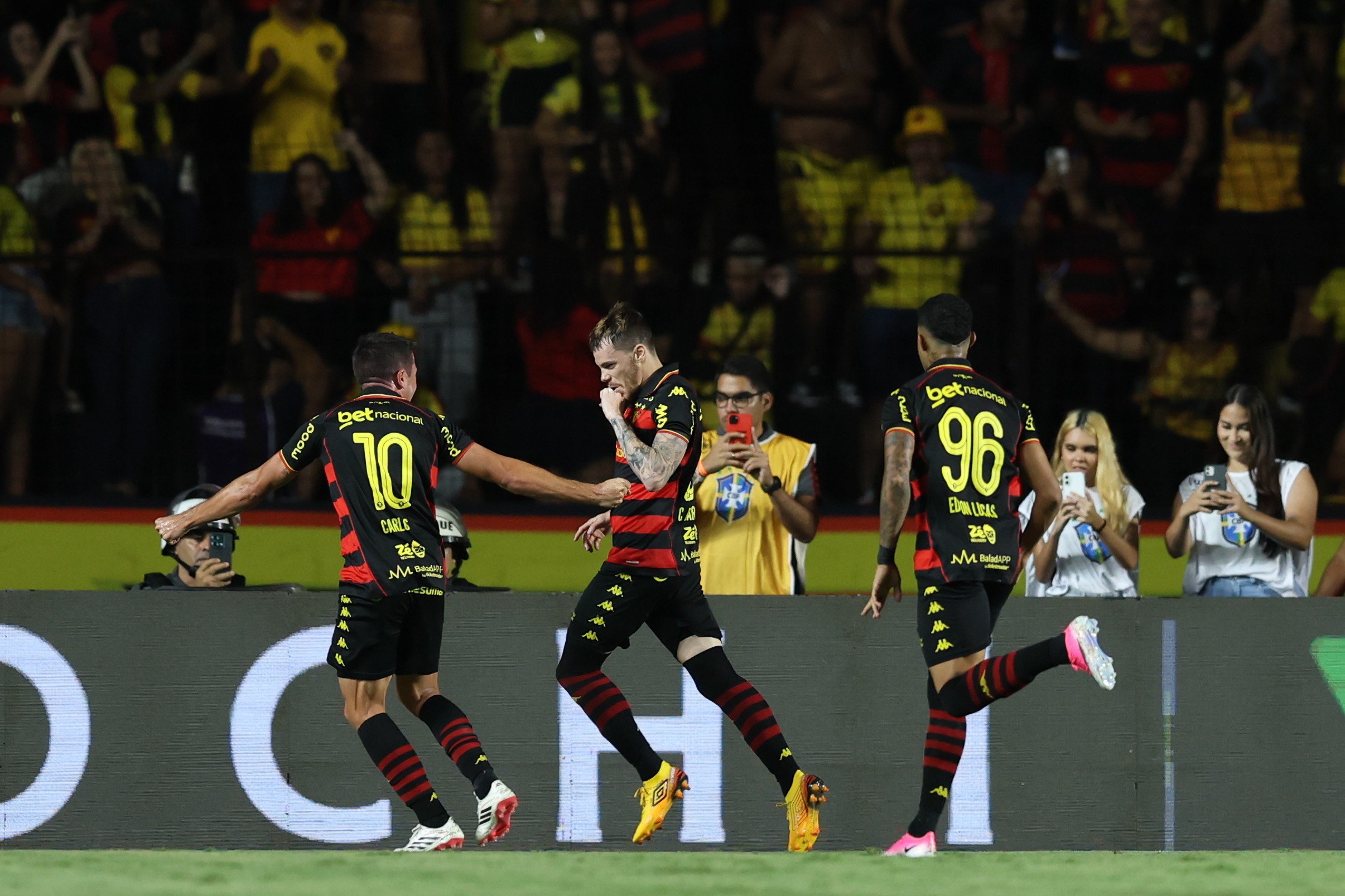 Atuações: Soso estreia bem, e Barletta lidera Sport contra a Ponte Preta; dê suas notas