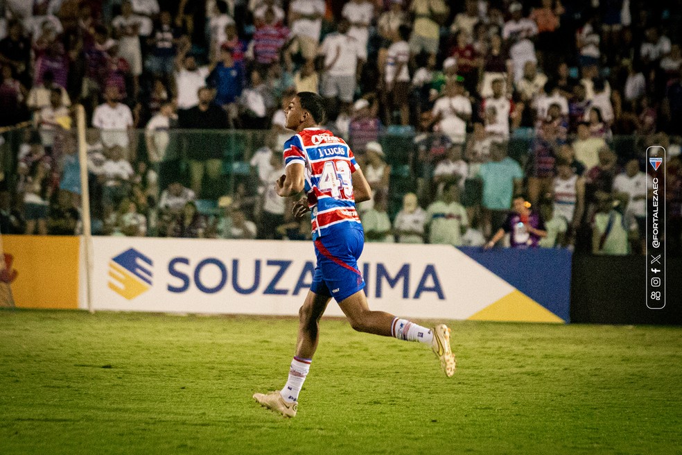 João Lucas Bragantino em estreia pelo Fortaleza