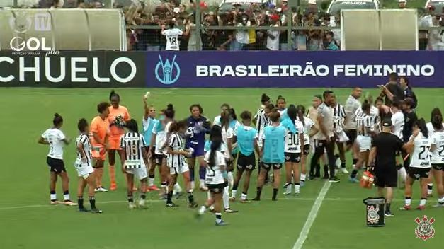 Goleira do Ceará chora ao sofrer 14 gols, e jogadoras do Corinthians ...