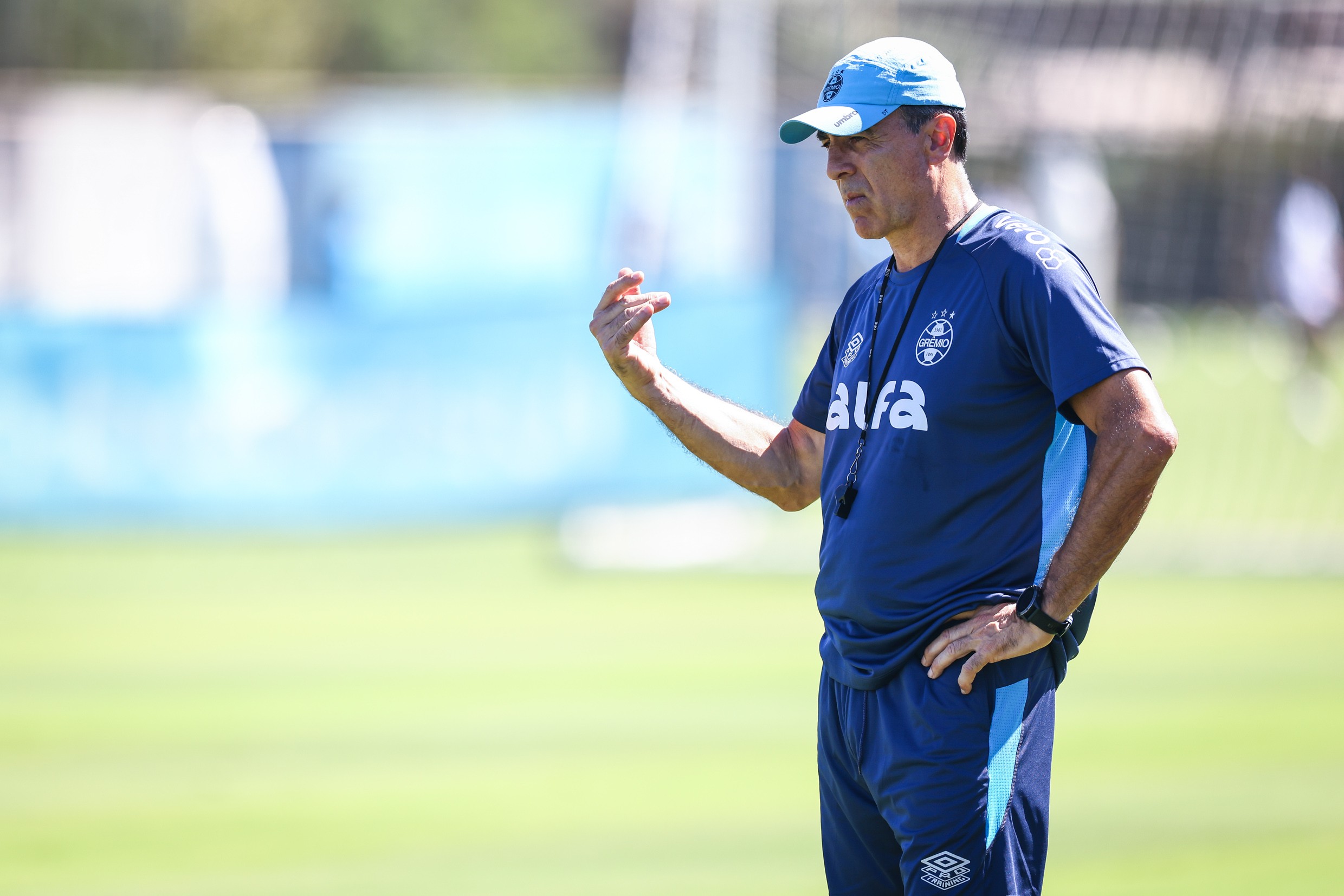QUINTEROS VIVE MOMENTO TENSO NO GRÊMIO! Técnico pode ficar fora dos dois Gre-Nais decisivos!