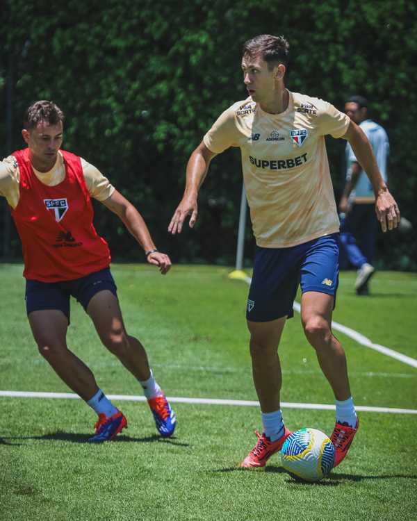 São Paulo avalia alternativas na lateral esquerda antes de abrir mercado