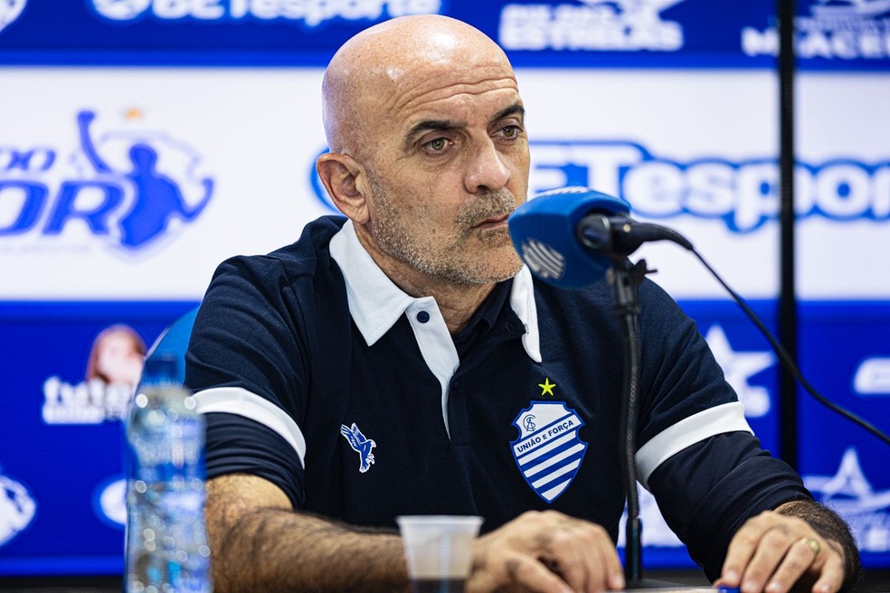 Itamar Schülle, técnico do CSA, foi apresentado oficialmente nesta quinta — Foto: Allan Max/ASCOM CSA