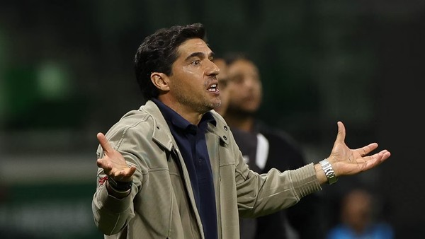 Abel Ferreira dispara contra calendário 