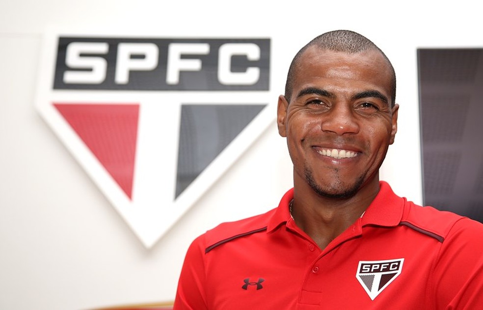 Lateral Régis foi contratado pelo São Paulo em março de 2018 após bom Paulistão pelo São Bento  — Foto: Rubens Chiri/saopaulofc.net