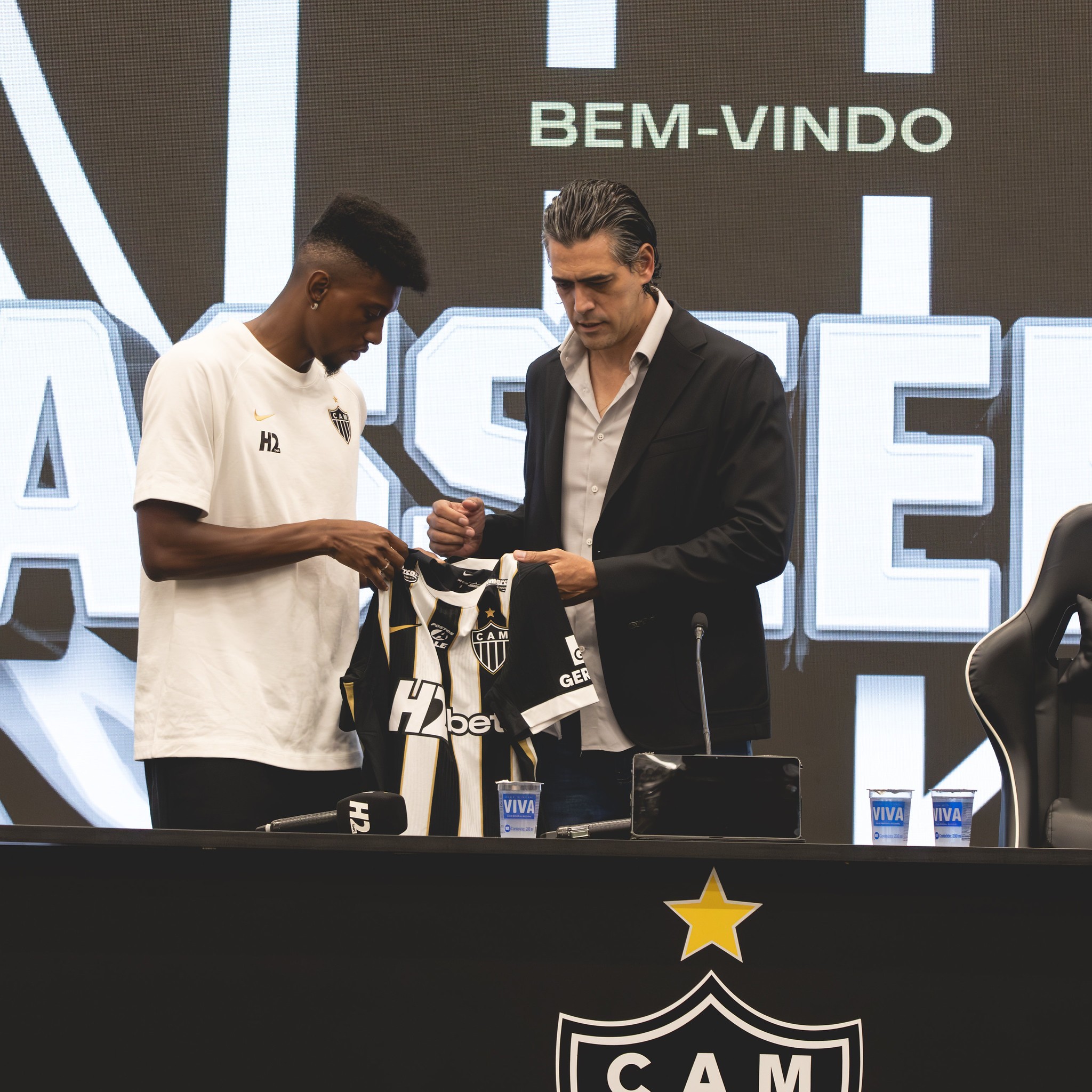 Por que o Atlético-MG aposta em estrangeiros para a camisa 9? Dirigente explica