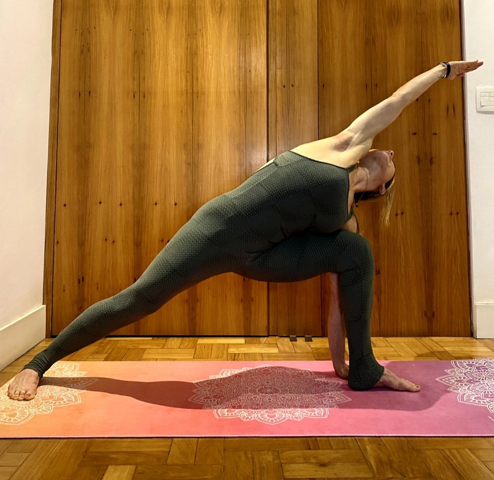 Foto: Diferentes posturas do yoga auxiliam na respiração e aliviam