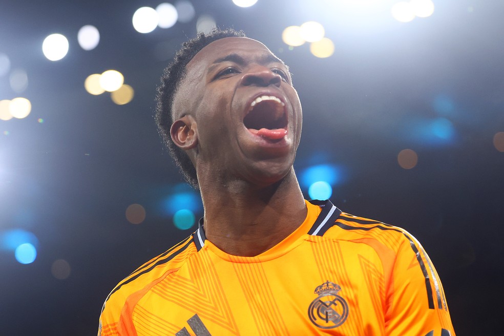 Vini Jr. festeja vitória do Real Madrid sobre o Manchester City — Foto: Chris Brunskill/Fantasista/Getty Images