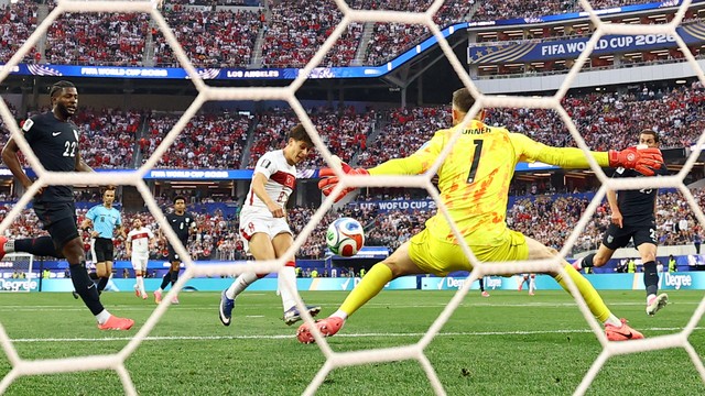 Arda Guler supera Matt Turner para empatar para a Turquia contra os EUA