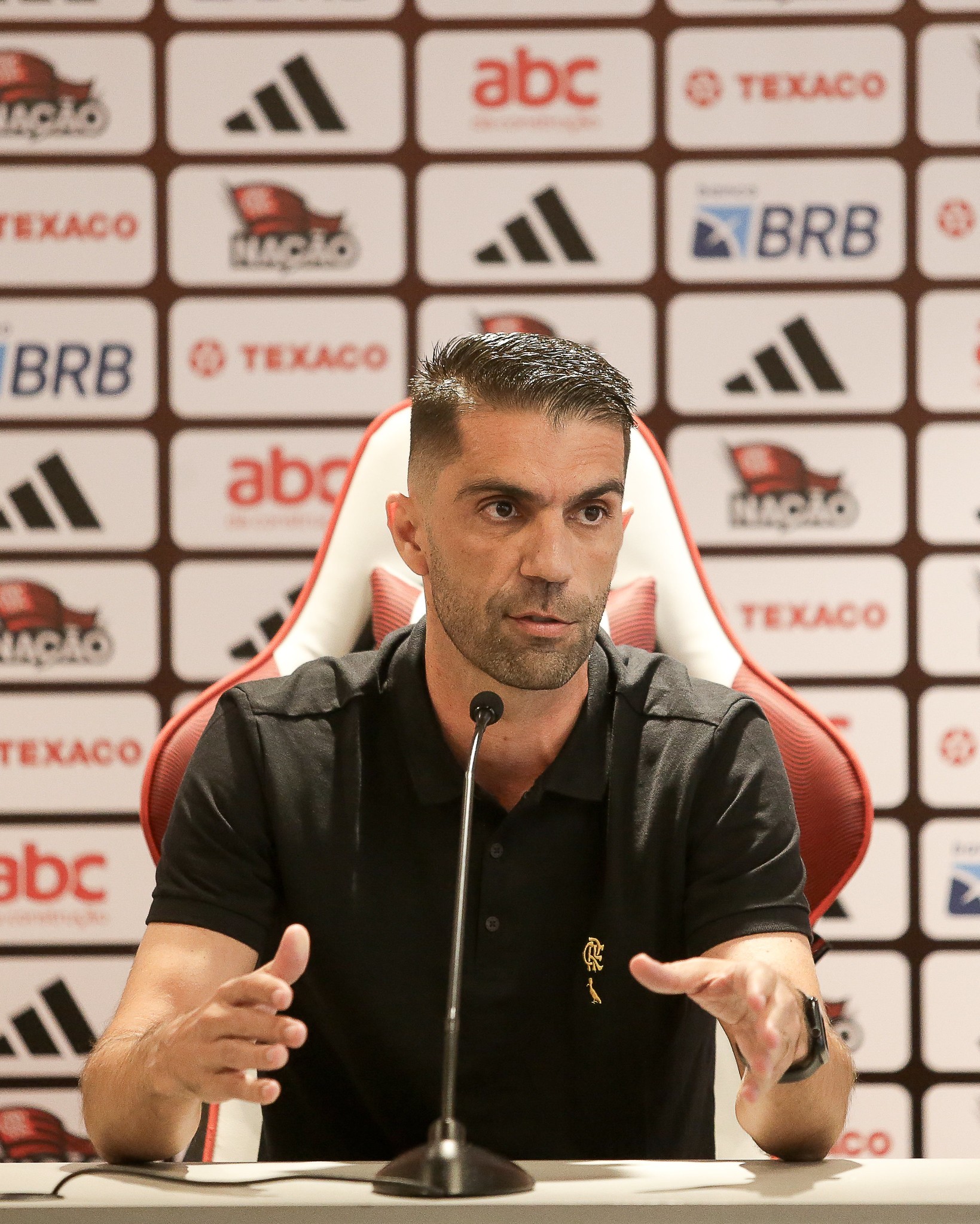 Criticadas declarações de diretor do Flamengo sobre jogadores africanos; dirigente se retrata