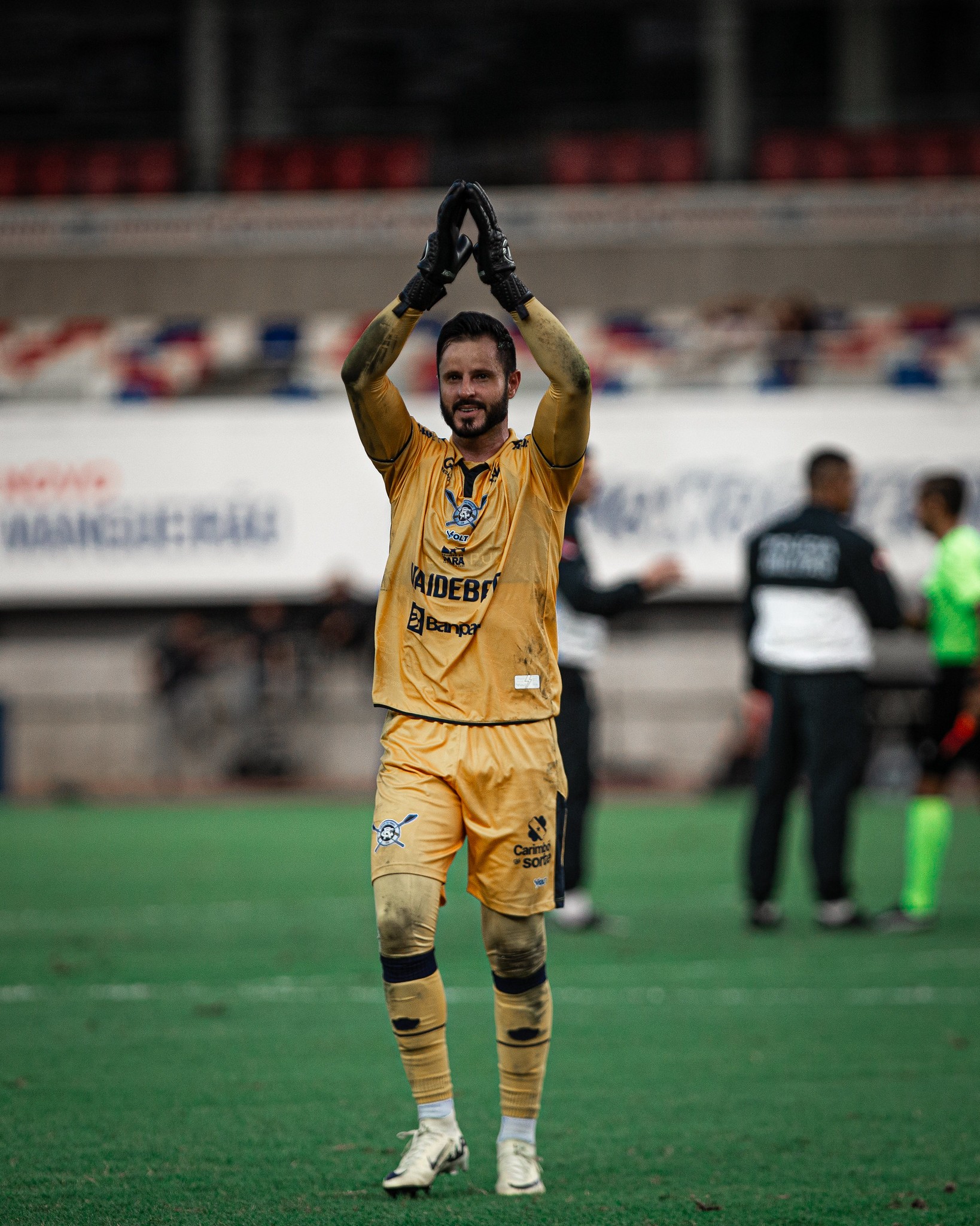 Qual é o goleiro com mais defesas no Cartola em 2026? Veja o ranking do Gato Mestre