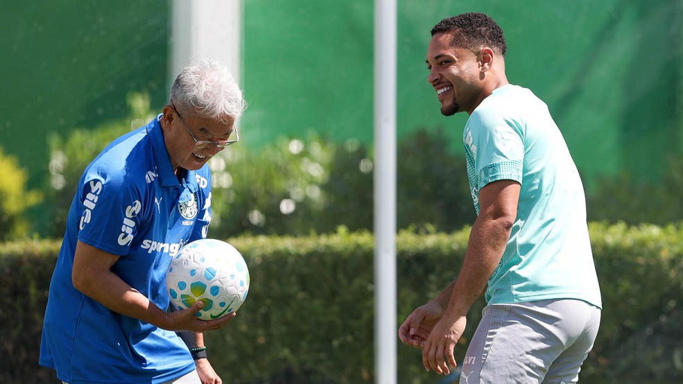 Vitor Roque em treino na Academia de Futebol — Foto: Cesar Greco/Palmeiras/by Canon