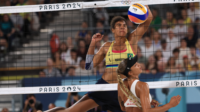 Duda e Ana Patrícia na final do vôlei de praia - Paris 2024