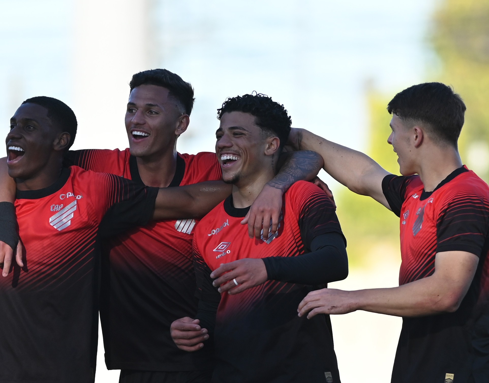 Conheça camisa 10 do Sub-20 do Athletico que fez 3 gols no Vasco