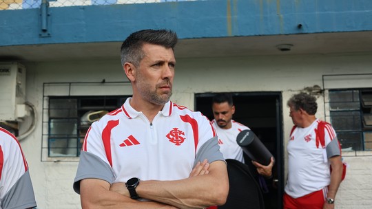 Após estreia, Pezzolano projeta Inter identificado com torcida e valoriza Brasileirão