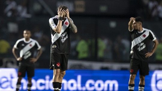 Torcida aplaude Criciúma depois do quarto gol - Foto: (Jorge Rodrigues/AGIF)