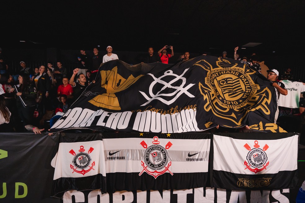 Torcedores do Corinthians em dia de jogo da 9ª edição da Liga Brasileira de Free Fire (LBFF), em 2023 — Foto: Garena & Whido