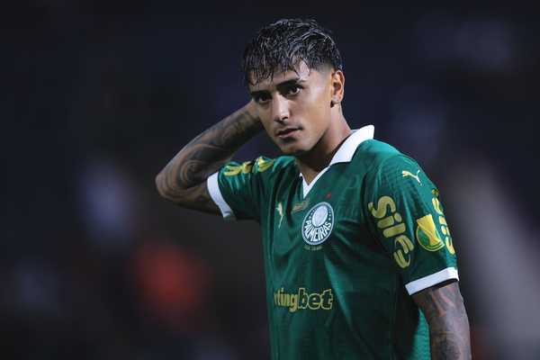 QUAL A SUA OPINIÃO? Pressão por reforços aumenta após derrota do Palmeiras em jogo com 