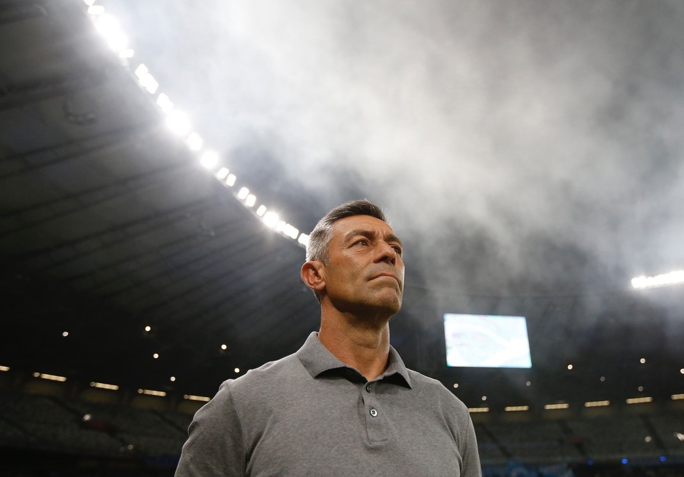 Pedro Caixinha no duelo entre Bragantino e Cruzeiro — Foto: Ari Ferreira/Red Bull Bragantino