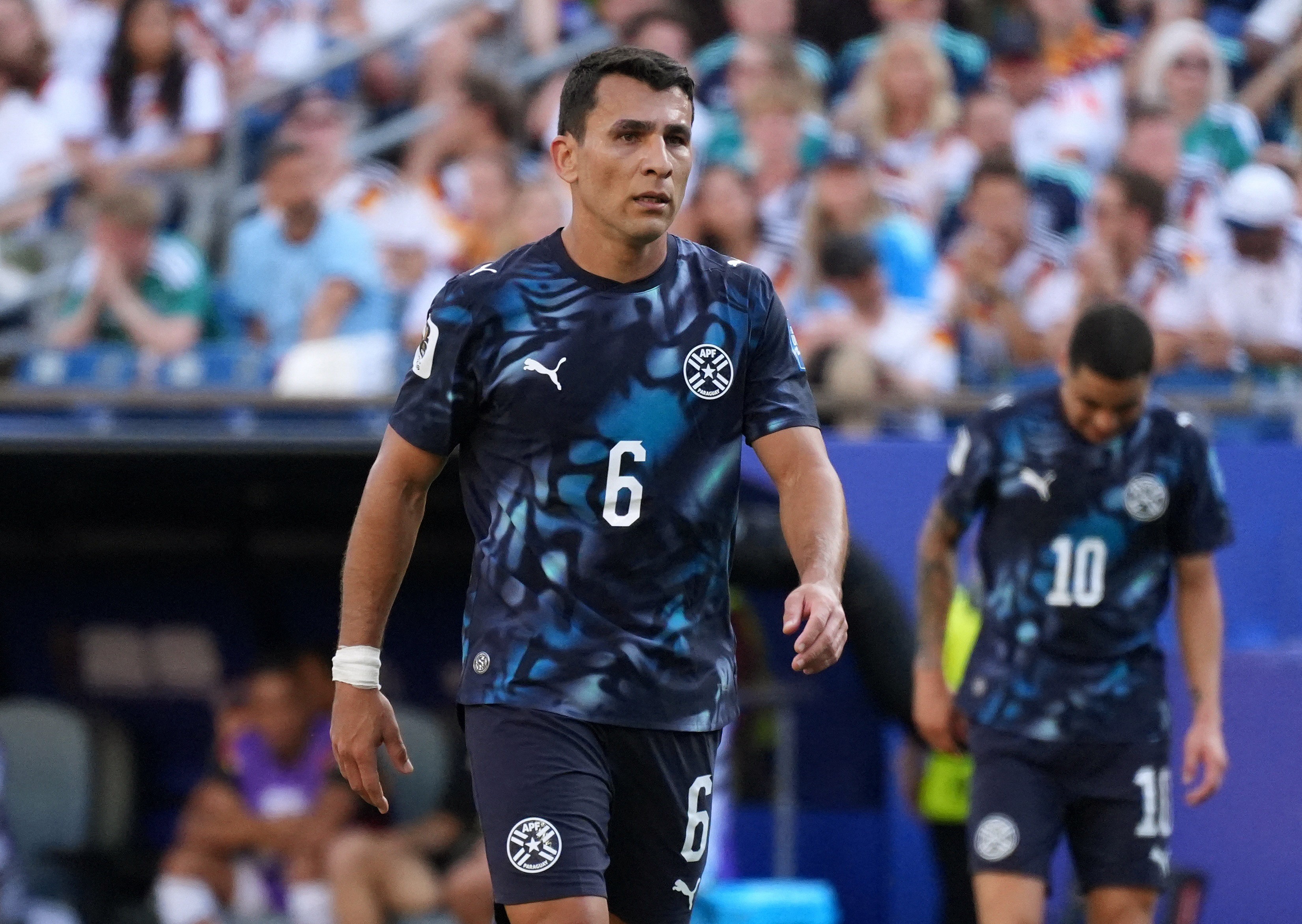 Titular do Paraguai vai deixar o futebol brasileiro após a Copa do Mundo