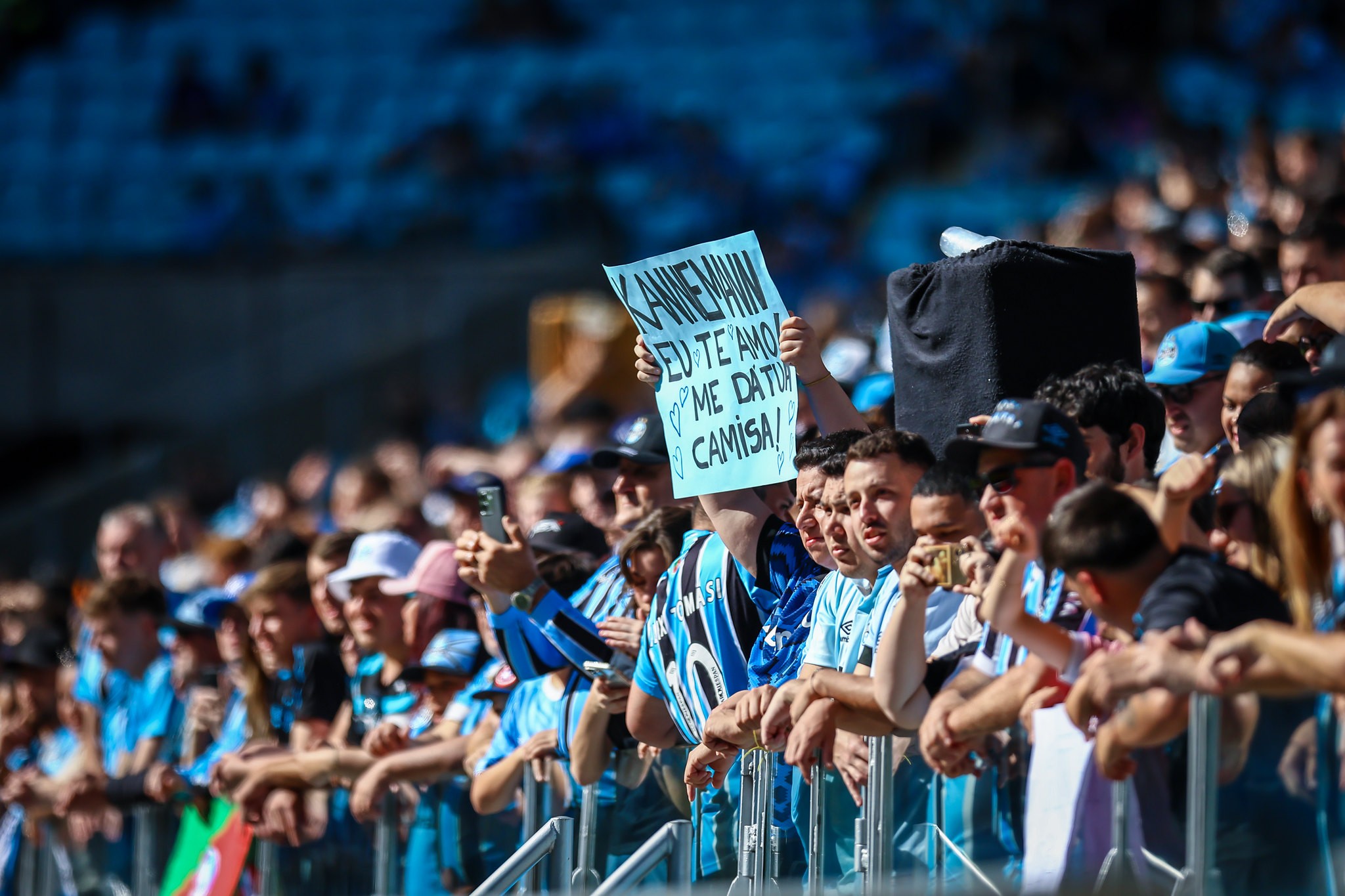 Com Marques na Arena, público do Grêmio supera a do Palmeiras