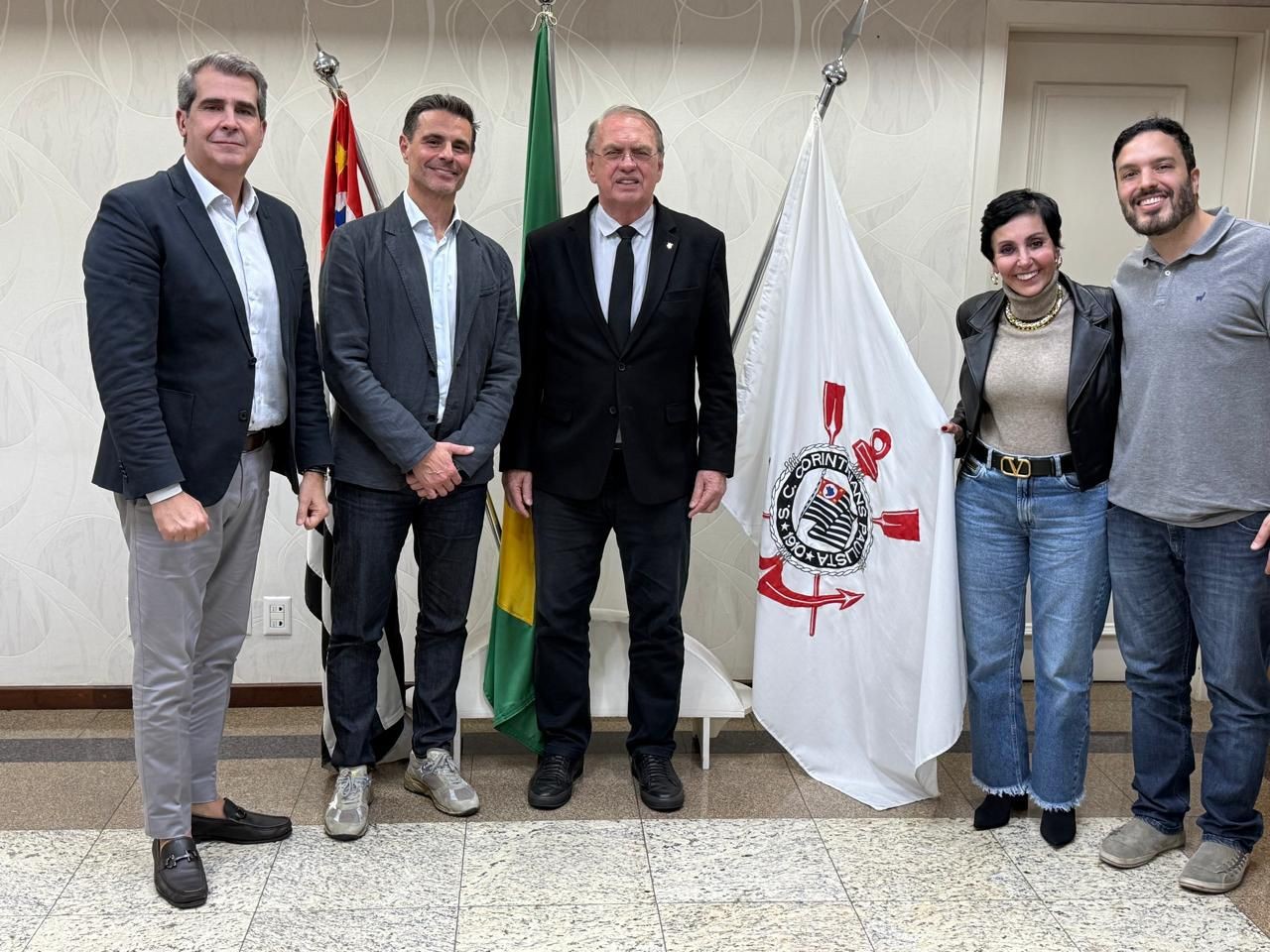 Presidente do Corinthians recebe idealizadores do projeto SAFiel; entenda o que é e a viabilidade