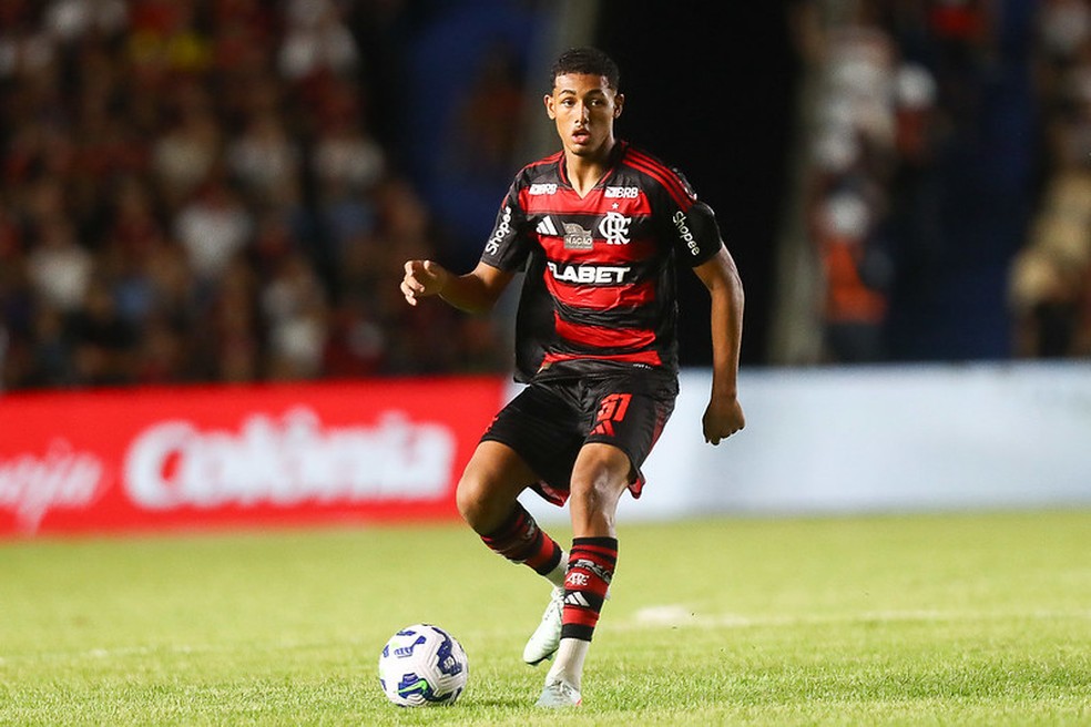 João Victor em ação pelo Flamengo contra o Botafogo-PB — Foto: Gilvan de Souza / Flamengo