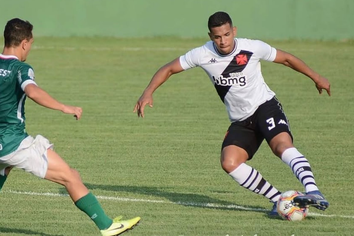 Ex-Vasco e Athletico-PR acerta com time de Garanhuns e vai jogar Pernambucano