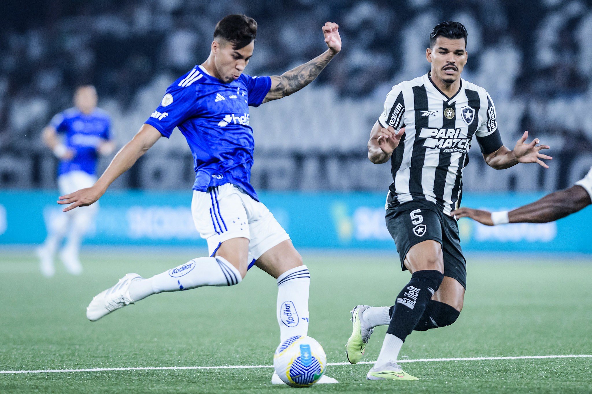 Botafogo e Cruzeiro negociam amistoso antes do Brasileirão