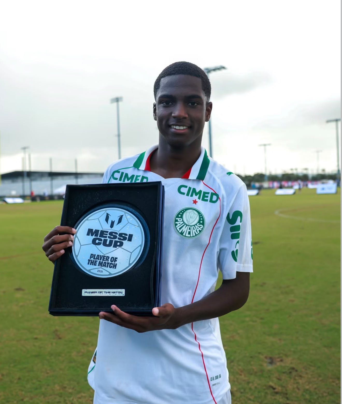 Dembélé da base: quem é a joia do Palmeiras que brilhou contra o Barcelona em torneio de Messi